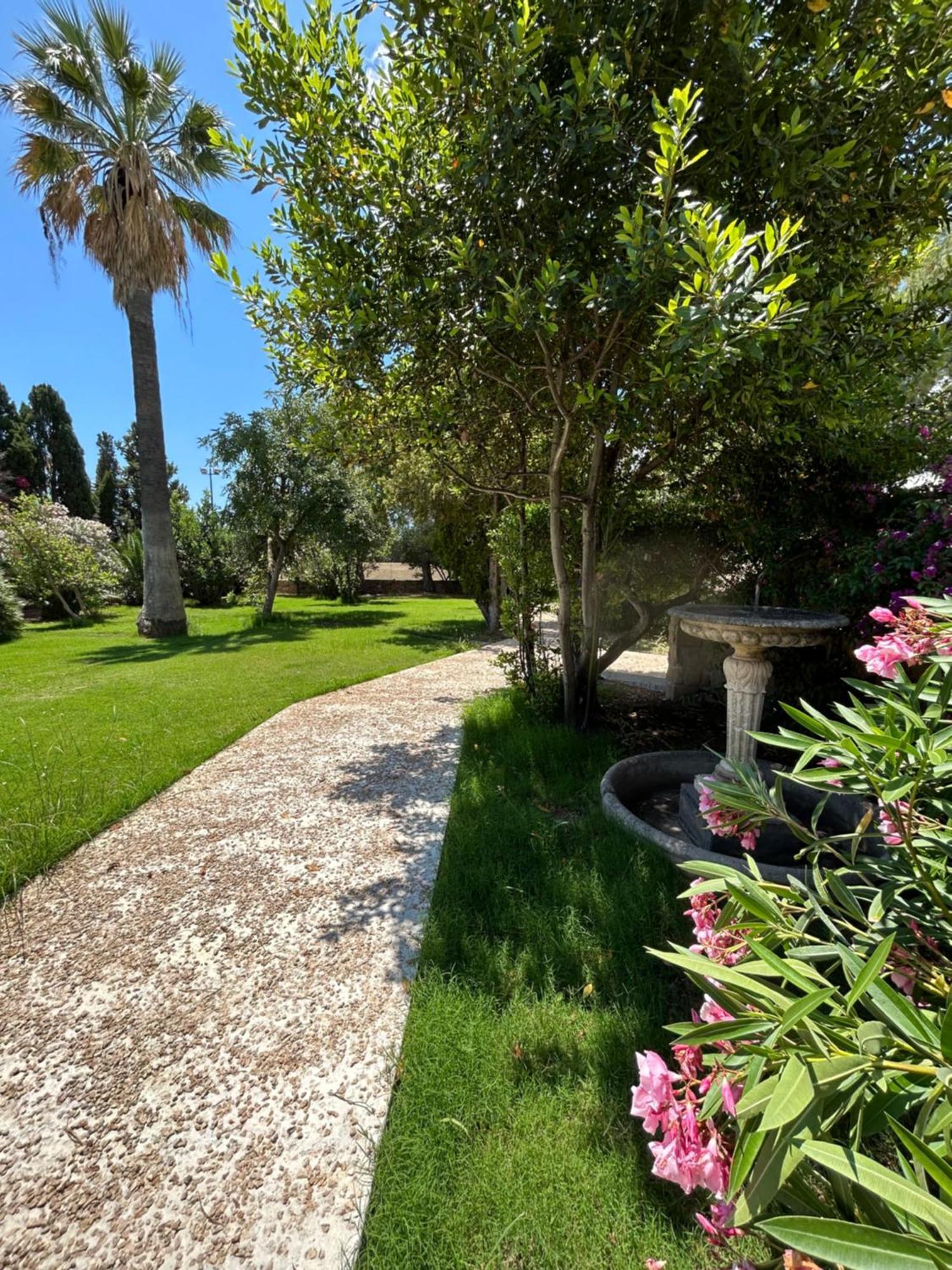 Villa Cavalieri Country Hotel Pula Exteriör bild